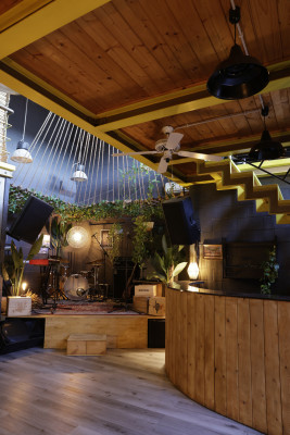 Bar Ottimo Listening 